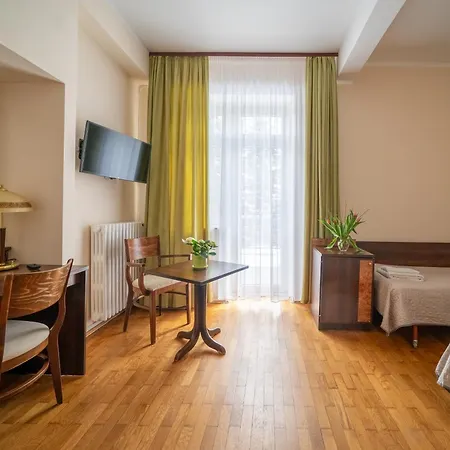 Nocleg ze śniadaniem Zespół Dolina Białego - Pan Tadeusz 3*