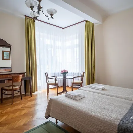 Zespol Dolina Bialego - Pan Tadeusz B&B 3*
