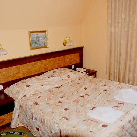 Zespol Dolina Bialego - Pan Tadeusz Bed & Breakfast 3*