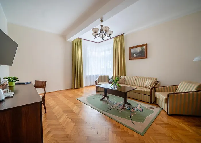 Nocleg ze śniadaniem Zespół Dolina Białego - Pan Tadeusz 3*