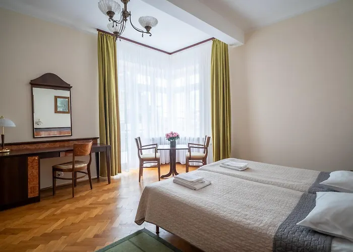 Zespół Dolina Białego - Pan Tadeusz Nocleg ze śniadaniem 3*